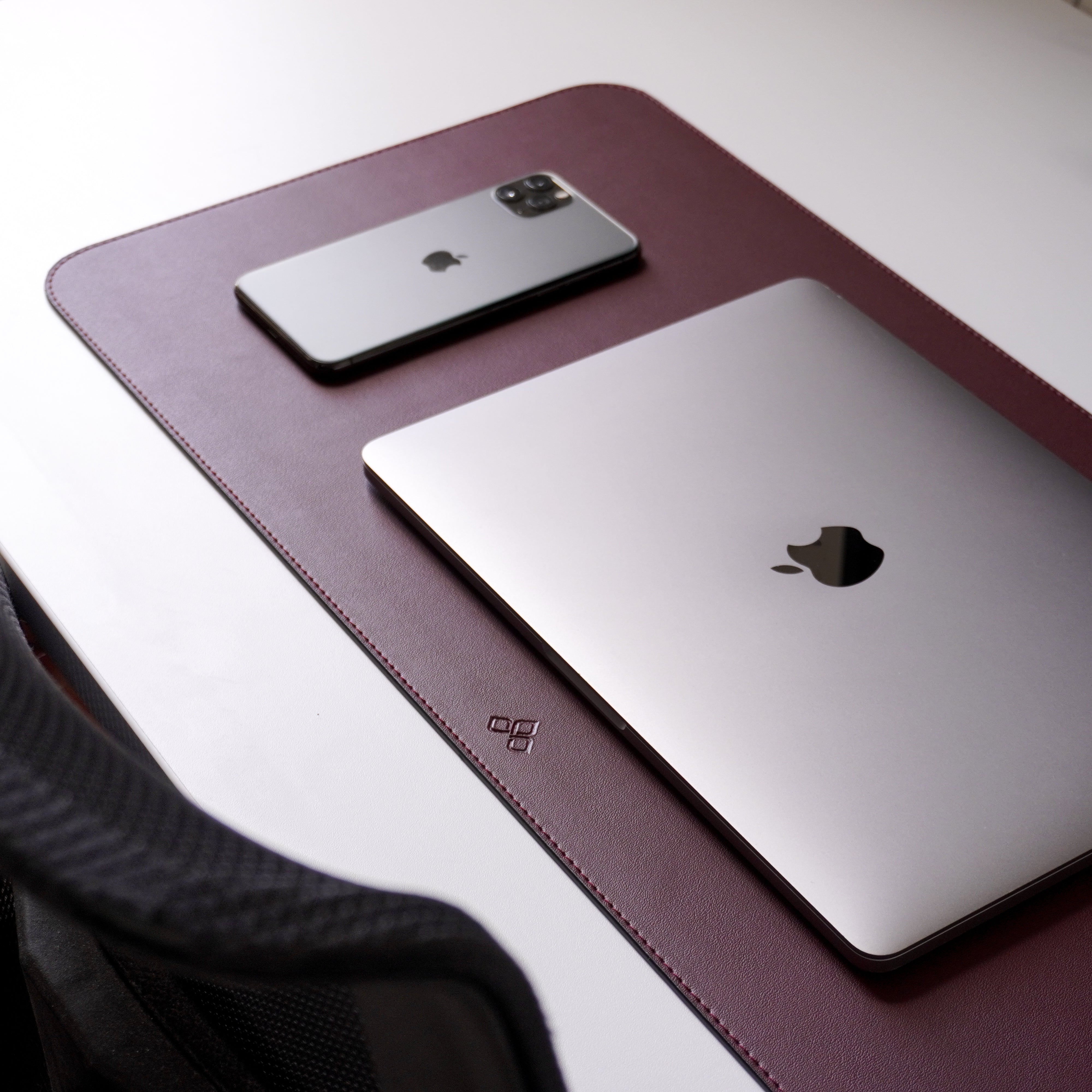 Desk Pad M (70x30 cm) - Bezzen