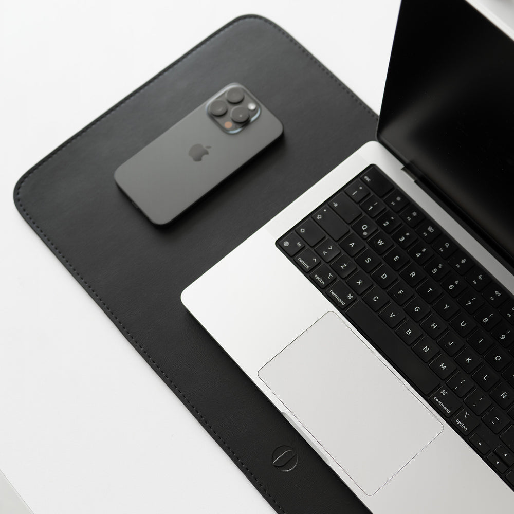 Desk Mat M (70x30 cm)